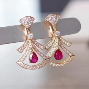 ต่างหู รูปพัดแบบใหม่ประดับเพชร และทับทิมเงินสเตอร์ลิง ดีไซน์ระดับไฮเอนด์
