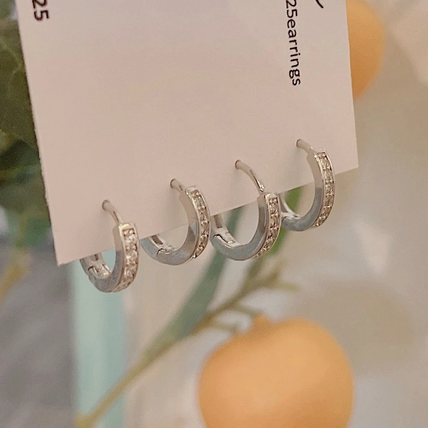 ต่างหูห่วง ต่างหูเงินห่วงเพชรมีขอบ ขนาด 7 และ 9 mm. เซ็ต 2 คู่