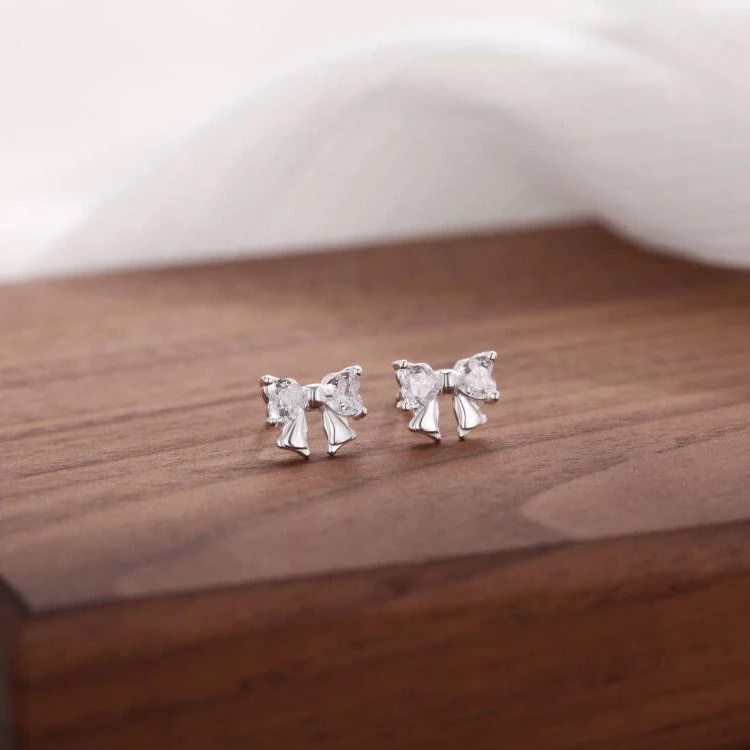 ต่างหูเงินแท้ โบว์เพชร