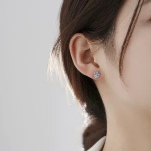 ต่างหูเพชรสวิส ชุบทองคำขาว พร้อมกล่องจิวเวลรี่