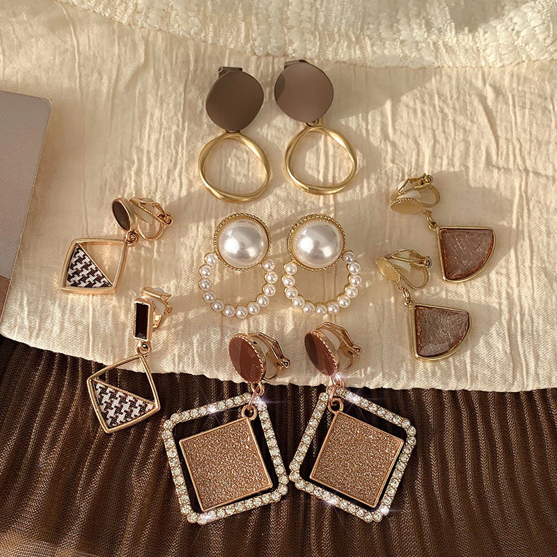 ต่างหูแบบหนีบ สำหรับไม่มีรูหู โลหะผสม เครื่องประดับแฟชั่น ขายยกเซ็ต 5 คู่