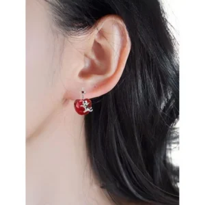 ต่างหูแอปเปิ้ลแบบใหม่ ดีไซน์หรูหราและน่ารัก เสริมเสน่ห์ในทุกลุค